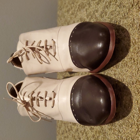 Bandolino Cream and Brown Leather Oxfords Size 7.5 - Picture 2 of 11
